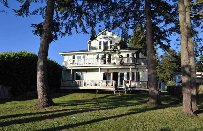 Harbor View Haven by Avantstay Private Backyard - Photo 35