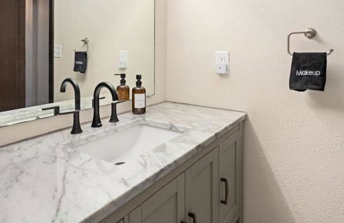 Whispering Willow Retreat 2BD 2BA Nature Oasis - Foto 29