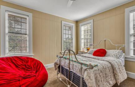 101 yr comfy Historic Home quiet private parking - Foto 26