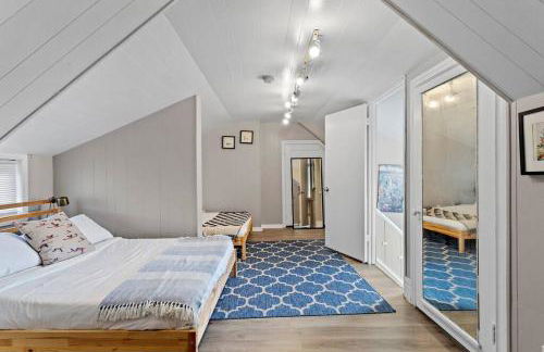 1 Block to Beach - 8BR 5BA Modern Historic Home - Foto 30