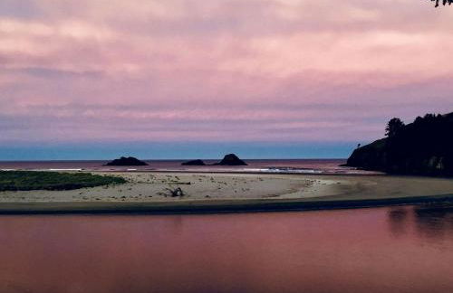 Stunning Beachfront Cabin with Barbecue and Hot-tub in Otis, Oregon - Foto 25