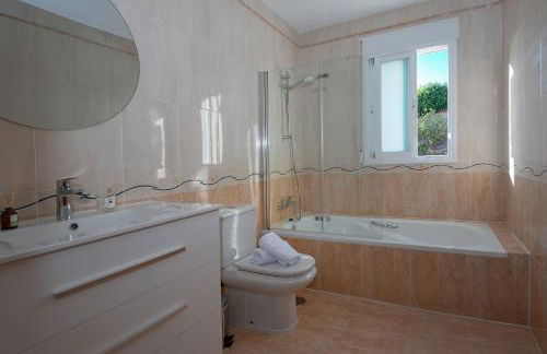 Villa Sol y Mar with heated pool and jacuzzi - Foto 21