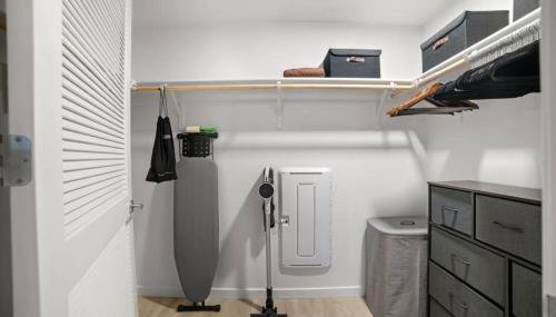 Modern Lux Midrise Stadium & Downtown Views - Foto 3