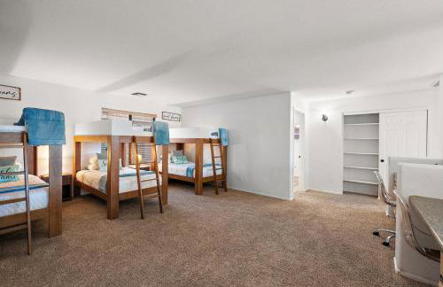 The Gem Getaway Pool Gameroom Gym by Relaxtay - Foto 3