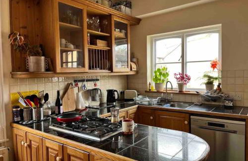 CB53 Tower Bridge Townhouse 2 bathrooms & Free parking - Photo 13