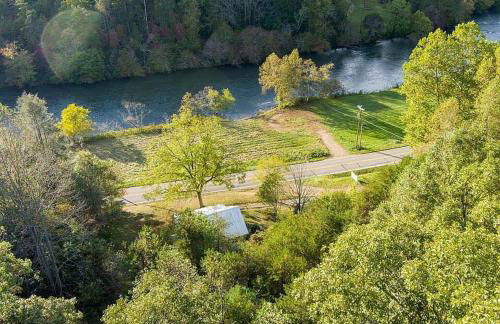 Riverside Relaxer w/Hot Tub+Fire Pit +Wifi & view - Foto 44