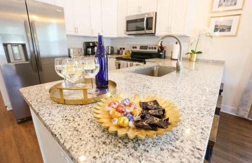 The Champion's Suite Newly Built Upscale Central - Photo 11