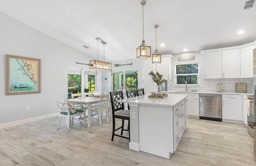 BRAND NEW Rental with Luxury Pool - Villa Rosalie - Roelens Vacations - Foto 10