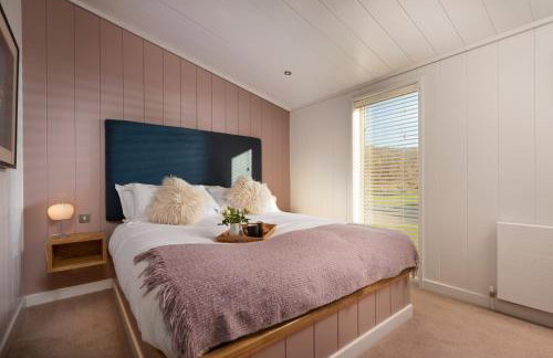 Charterhouse, Strawberryfield Park - Photo 14