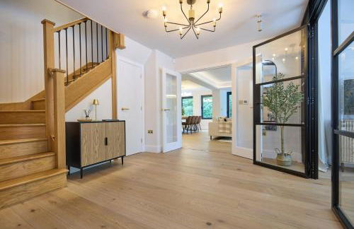 Arden House - Luxury Home with Hot Tub - Games Room - Fire Pit - Photo 28