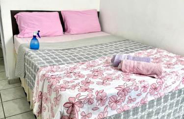 APT-10 Completo Com Ar-Condicionado Garagem Predio Central Perto de tudo - Foto 38