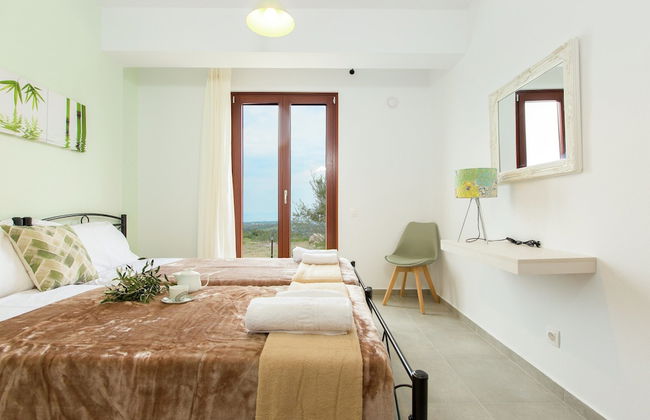 Villa in Arkadi With Pool Near the Sea - Photo 21