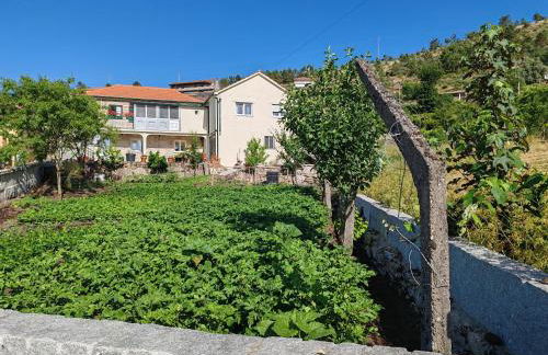 Quintinha dos Emigrantes - Foto 26