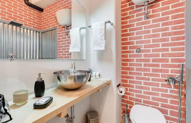 Moonlight Inn Guest House - Photo 29