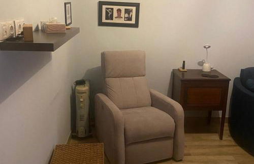 House -Sleeps 6-Garden-Fireplace - Photo 34