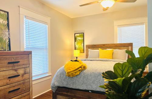 Spacious 6BR Home - Near Top Attractions - Photo 46