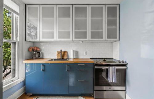 Stylish Downtown Condo in a Historic Landmark Home - Foto 3