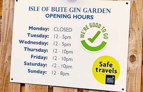 Beautiful spacious old schoolhouse with stunning sea views and beach nearby - Foto 33