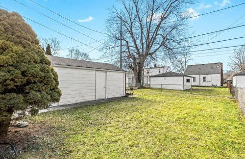 Newly Renovated 4 Bedroom 2 Bath Downtown Dearborn - Foto 38