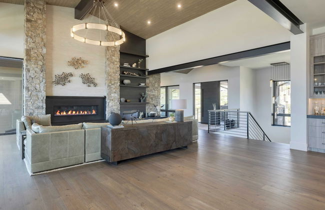 Reflection by Avantstay Sleeps 18 + Lake Views Hot Tub + Game Room - Foto 16