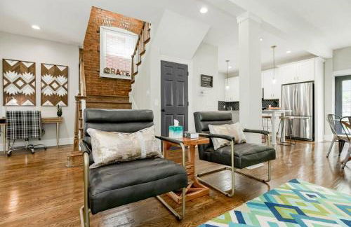 Chic 4BR 3BA Historic Home Near Country Club Plaza - Photo 33