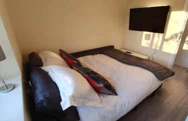 Luxurious Luton town center flat with free parking - Foto 11