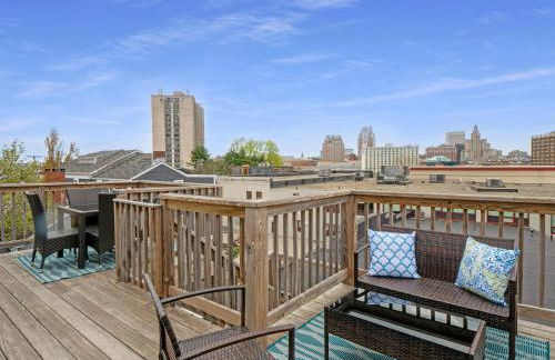 Jennifer's Penthouse Panoramic City Views w Deck - Foto 32