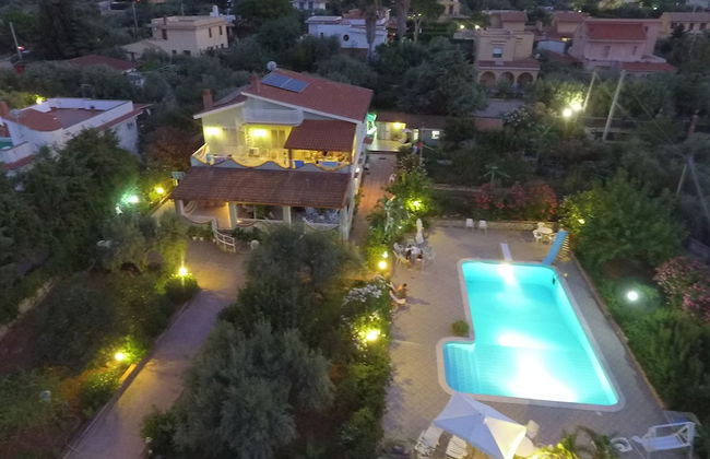 Panoramic Apartment in Villa With Pool and Garden Wi-fi - Foto 1
