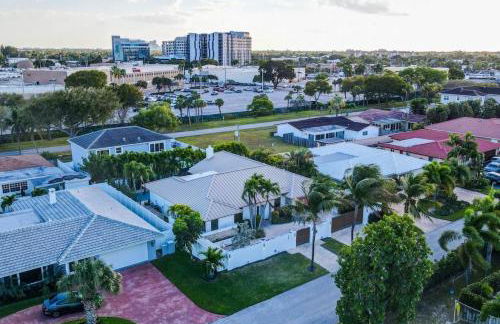 Lynoras Luxe Estate 3 bedroom 3 bath with Modern Design and Heated Pool - Foto 99