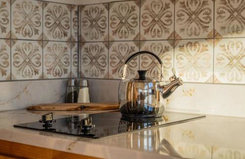 Stargazing Retreat with Hot Tub Deck Hammocks BBQ - Photo 37