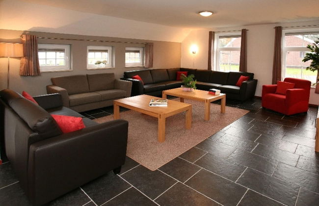 Nice Villa With Sauna, Whirlpool & Steam Shower - Photo 4