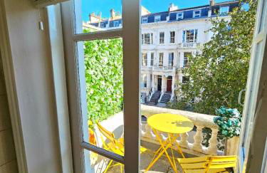 Charming Home with Private Balcony, on 1st floor, with 2 Bathrooms, 3 min walk to Earl's Court Station - Photo 12