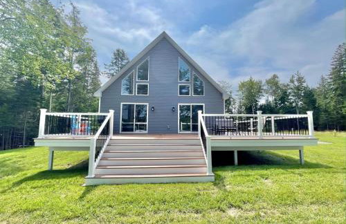 Luxury Waterfront Retreat with Hot Tub Near Acadia - Foto 5