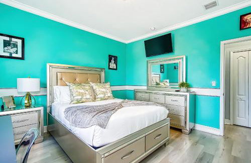 Luxury Tropical Living , 4BR w Backyard Pool Oasis - Foto 31