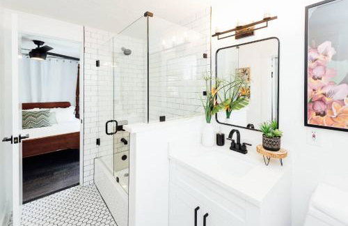 Hemingway KeyWest Vibes-mid term 2BR/1ba | St Pete - Foto 27