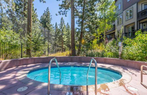 Mammoth Green #210 - Nearly Ski-in Ski-Out 2 Bedroom 2 Bath, Sleeps 6 on Golf Course - Photo 27