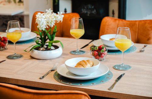 Bright 4BR Home with Garden with Free Parking and Sleeps up to 9 - Foto 19