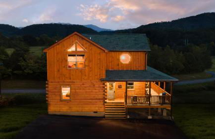 Smoky Bear Splash Top Rated Private Pool Cabin with Hot Tub, Mtn Views, Arcade Games, Excellent Location - Foto 44