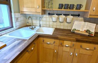 3-Bed, Sleeps 6, 1 Bath, Parking, WiFi - Foto 17