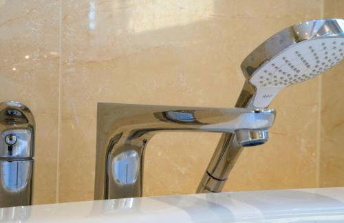 Lüftenblick - 2 Ferienwohnungen am Starnberger See, mit Terrasse oder Balkon, Weitblick, Sauna, Kamin, E-Ladestation - Foto 19