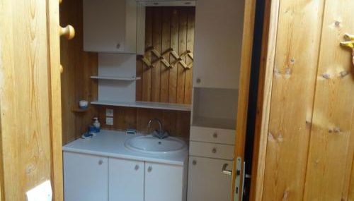 Charmant 2 Pièces + Coin Montagne - Parking Privé, WiFi, Proche Pistes - FR-1-762-31 - Foto 4