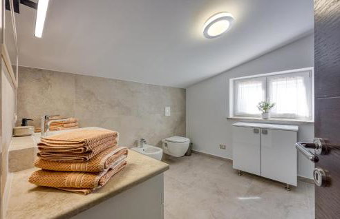 3 Bedroom Nice Apartment In Kanfanar - Photo 47