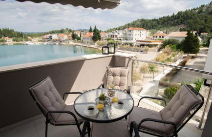 Apartment Antun - Adriatic coast retreat - Photo 6