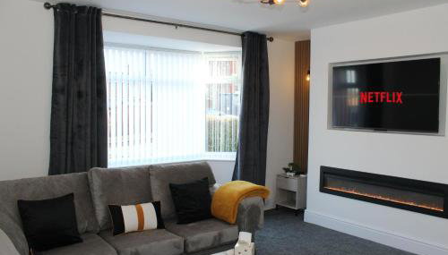 Cosy 2-Bed Home Near St Helens Centre - Free WiFi - Foto 2