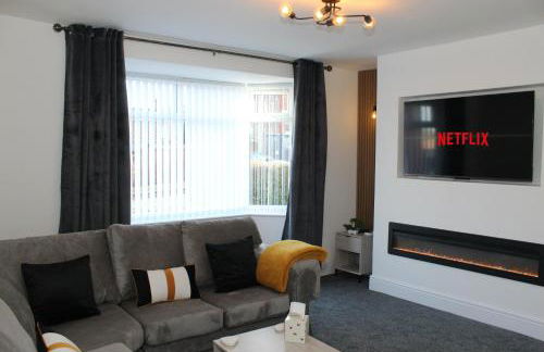 Cosy 2-Bed Home Near St Helens Centre - Free WiFi - Foto 2