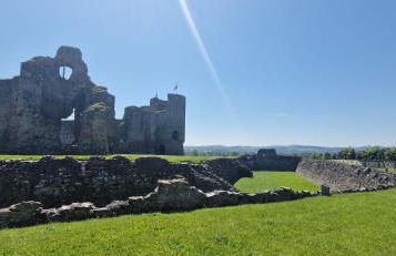 Two bedroom character cottage - Photo 31