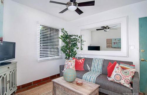 Cute Old Town Cottage near Downtown Beaches - Foto 5