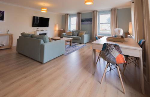 Marina View Apartment - Photo 26