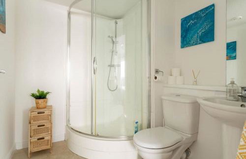 Lux Waterfront 2 bed Apt, V&A 10min walk, St Andrew's Golf 25min drive - Foto 9