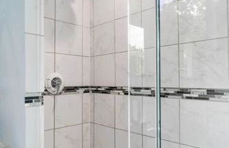 Modern Oakley Retreat - King Bed - Free Parking - Centrally Located - Foto 27